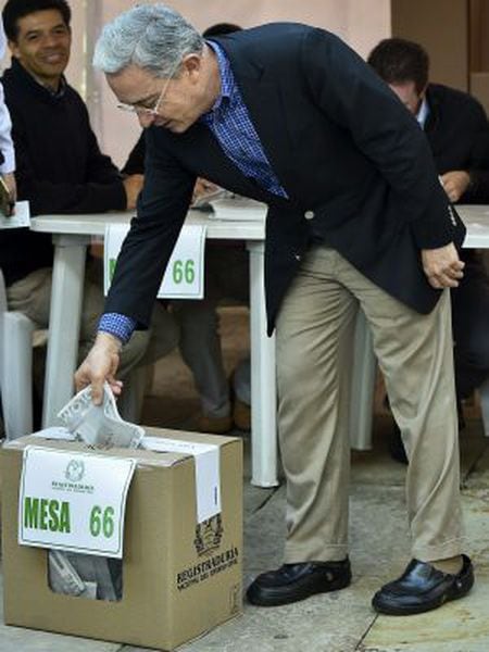 Former president Álvaro Uribe votes in Sunday’s elections.