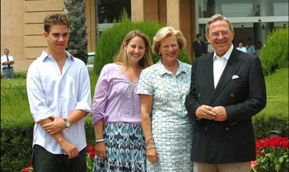 Theodora, second from left, with her brother and parents, Ana María and Constantine of Greece, in August 2005 in Barcelona.