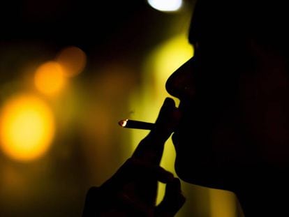 Some genetic studies reveal an association between alcohol and tobacco addiction.