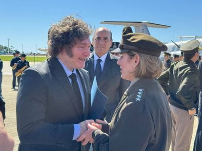 Javier Milei receives the head of the United States Southern Command, Laura Richardson.