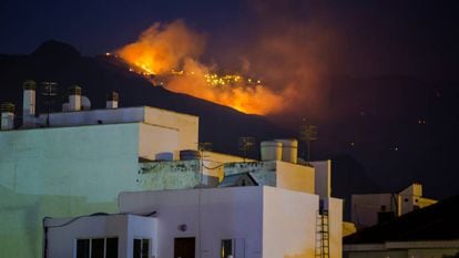 Fire near Agaete in Gran Canaria on Monday night.