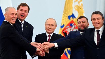 Vladimir Putin with the leaders of the annexed regions: Vladimir Saldo, Yevgeny Balitsky, Denis Pushilin and Leonid Pasechnik.
