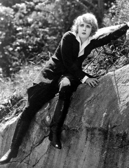 Action film pioneer Pearl White in an image from the 1910s.