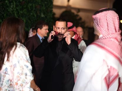 Johnny Depp attends the opening night screening of the Red Sea Film Festival on November 30, 2023 in Yeda, Saudi Arabia.