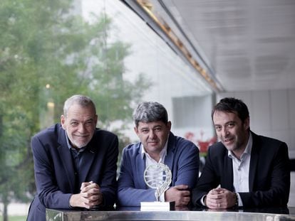 Jorge Díaz, Antonio Mercero and Agustín Martínez, winners of the Planeta Prize, in Barcelona on Saturday.