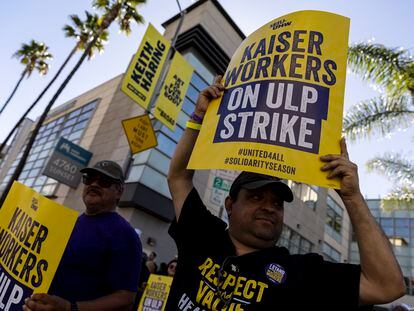 Healthcare workers picket outside Kaiser Permanente Los Angeles Medical Center in Los Angeles, California, October 5, 2023.