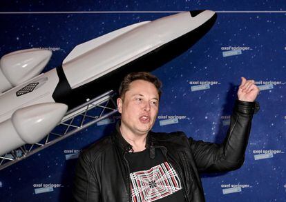 SpaceX Is Banking on Satellite Internet. Maybe It Shouldn't