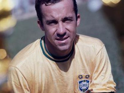Tostão in a photograph from when he was on the Brazilian national team.