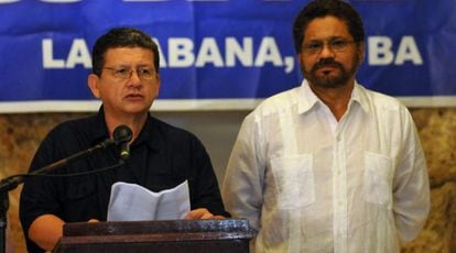 Pablo Catatumbo and Iván Márquez announce temporary ceasefire in Havana.