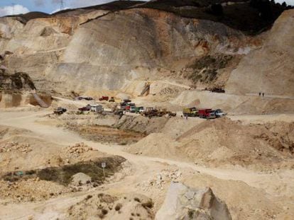 Colombian police shut down an illegal quarry in Soacha.