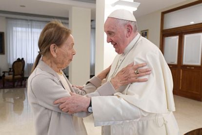 Pope Francis meets the Jewish writer Edith Bruck
