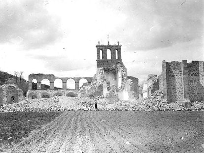 The remains of the convent of Santa María de Óvila in Spain after its main elements were dismantled in 1931.