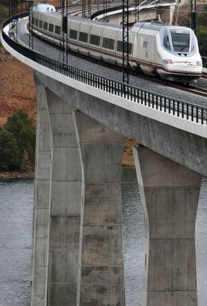 The Madrid-Valencia high-speed train passing through one of the viaducts.