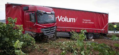 A truck that ran off the road in Fuenmayor on Monday.