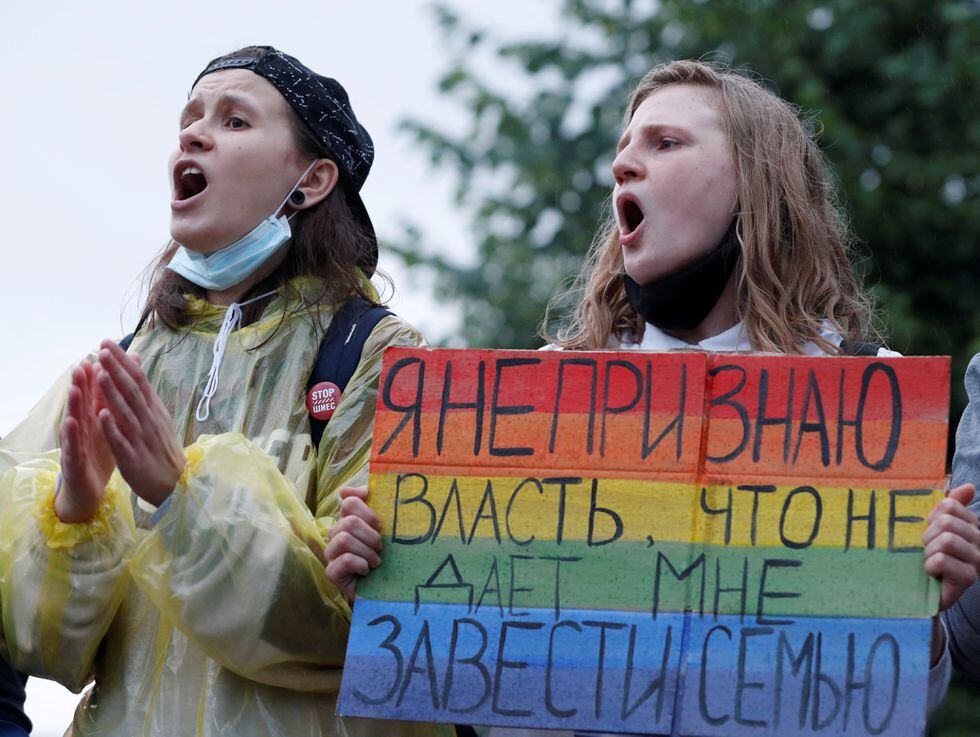 Police Raid Moscow Gay Bars After A Supreme Court Ruling Labeled Lgbtq Movement ‘extremist 9672