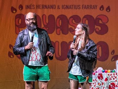 Spanish comedians Ignatius Farray and Inés Hernand perform at the Teatro Infanta Isabel in Madrid on January 13, 2022.