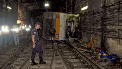 The scene of the 2006 Valencia Metro accident, in an image taken by rescue services. 