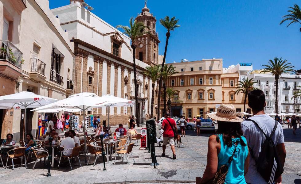 Cathedral square in Cádiz.