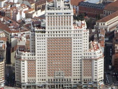 Edificio España once housed a hotel, office space and apartments.