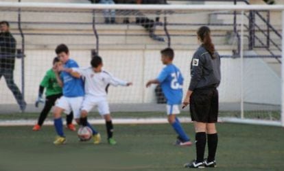 Female referee L. J. was also the victim of sexist insults during a regional match in March.
