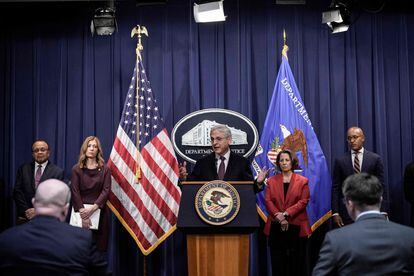 Attorney General Merrick Garland at a press conference on April 14 in Washington. At his side, Anne Milgram, director of the DEA.