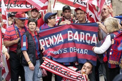 Barcelona fans in Valencia for the 2009 King's Cup final.