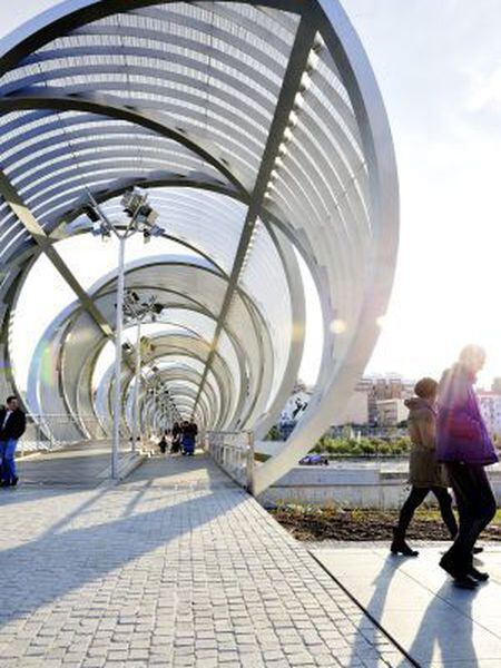 Spaniards say going out for a stroll is their favorite leisure activity.