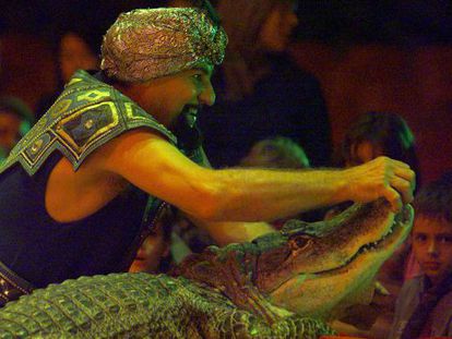Circo Mundial crocodile tamer Anton Kotcka, aka Príncipe Kharak-Khawak, performs at La Monumental bullring in Barcelona.