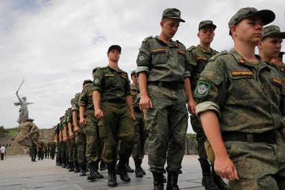 A group of Russian soldiers, in an act to support the invasion of Ukraine, in July.