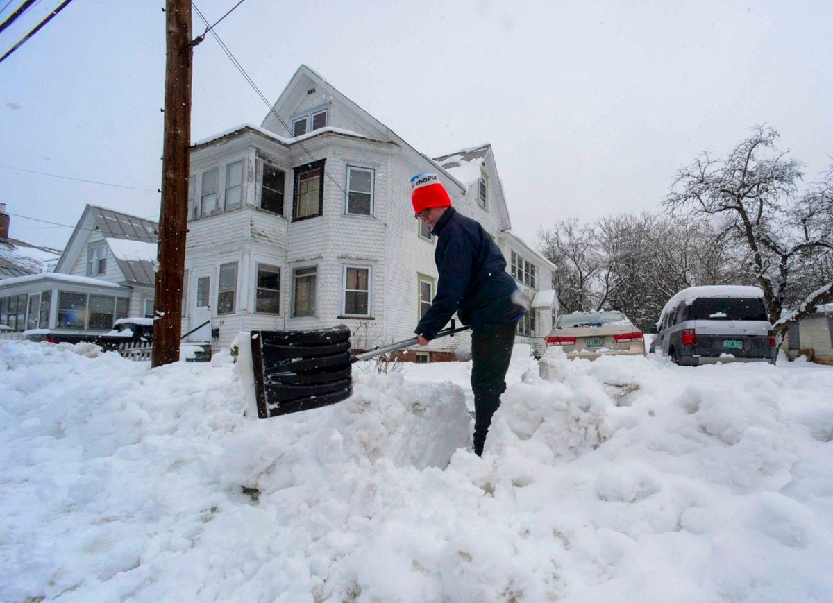 Storm approaching Maine: High winds, power outages, snow, and flooding  likely