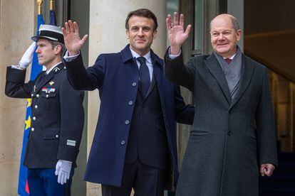 Emmanuel Macron (left) and Olaf Scholz on January 22 in Paris.