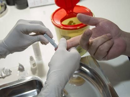 A patient is tested for sexually transmitted diseases in Barcelona.