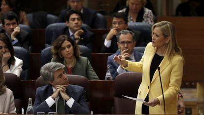 Madrid Premier Cristina Cifuentes (right).