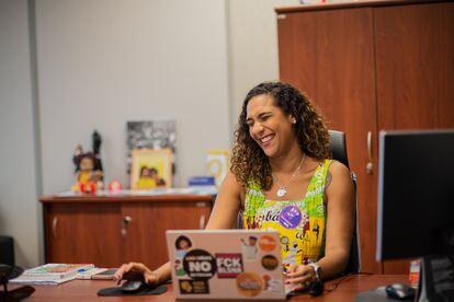 Anielle Franco, minister of Racial Equality, working in her office.