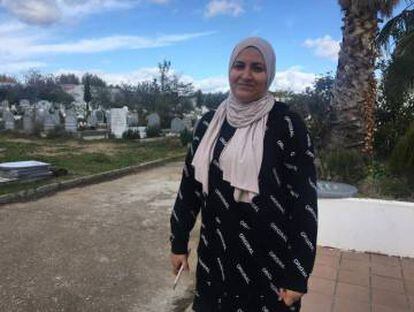 Ilhan Mohamed in the Muslim cemetery in Griñón.