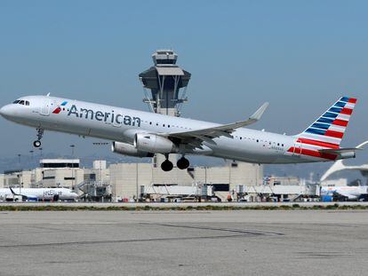 An American Airlines Airbus A321-200 plane takes off from Los Angeles International airport (LAX) in Los Angeles, California, U.S. March 28, 2018.