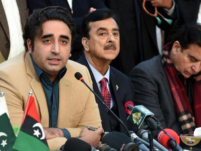 Bilawal Bhutto-Zardari (L), chairman of the Pakistan Peoples Party (PPP) talks with journalists during a press conference in Islamabad, Pakistan, 13 February 2024.