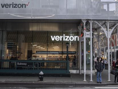 A Verizon store in New York, US, on Friday, Jan. 20, 2023.