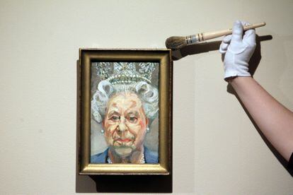 Controversial portrait. Lucian Freud’s 2001 portrait was praised by some and bashed by others who said it looked like she had a beard.
