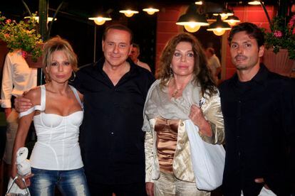 Silvio Berlusconi con la moglie Veronica e figli