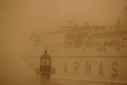 A ferry docked in Tenerife due to the sandstorm.
