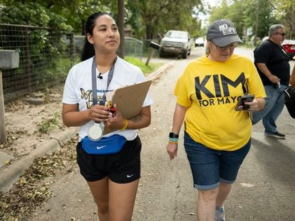 Uvalde mayoral candidate Kimberly Mata-Rubio, left, and campaign manager Dr. Laura Barberena, canvass a neighborhood in support of Mata-Rubio's campaign, Saturday, Oct. 21, 2023.