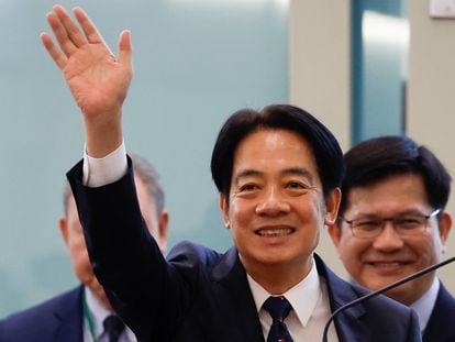 Taiwan's Vice President William Lai waves at Taoyuan International Airport before his departure to the United States for a stopover in New York on his way to Paraguay, in Taoyuan, Taiwan August 12, 2023.
