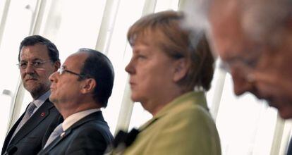 Rajoy with Hollande, Merkel and Monti in Rome last week.