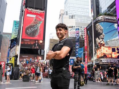 Antonio Díaz, El Mago Pop, poses last Monday in Times Square, New York