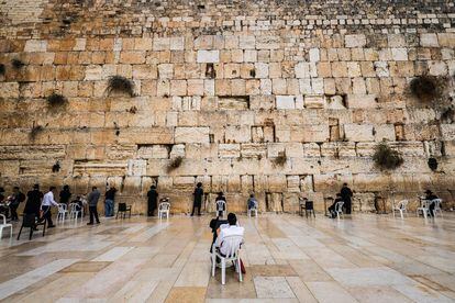 Ortodoxos judíos rezaban en el muro de las lamentaciones en Jerusalén. 