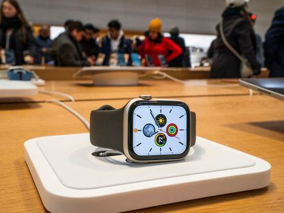 Uno de los modelos de Apple Watch, este martes en una tienda de Apple en Nueva York.