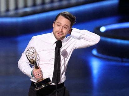 Kieran Culkin collects his Emmy for best lead actor for his role as Roman Roy in 'Succession' at the 75th Emmys, held on January 15, 2023 in Los Angeles.