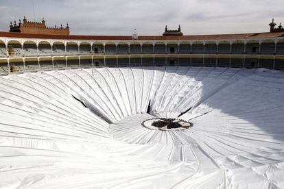 The collapsed structure at Madrid&#039;s Las Ventas bullring on Monday.