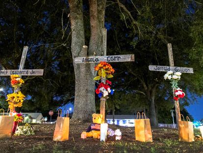 A makeshift memorial near the area of a shooting crime that occurred on 26 August, at the Dollar General outlet in Jacksonville, Florida, on August 27, 2023.